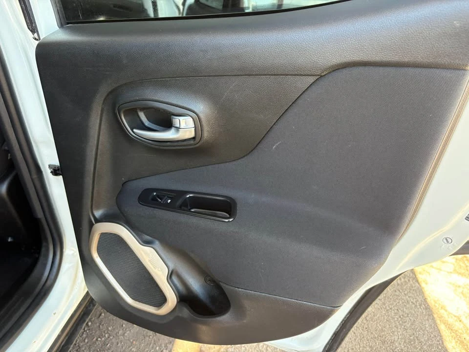 2016 Jeep Renegade - Image 15 of 19