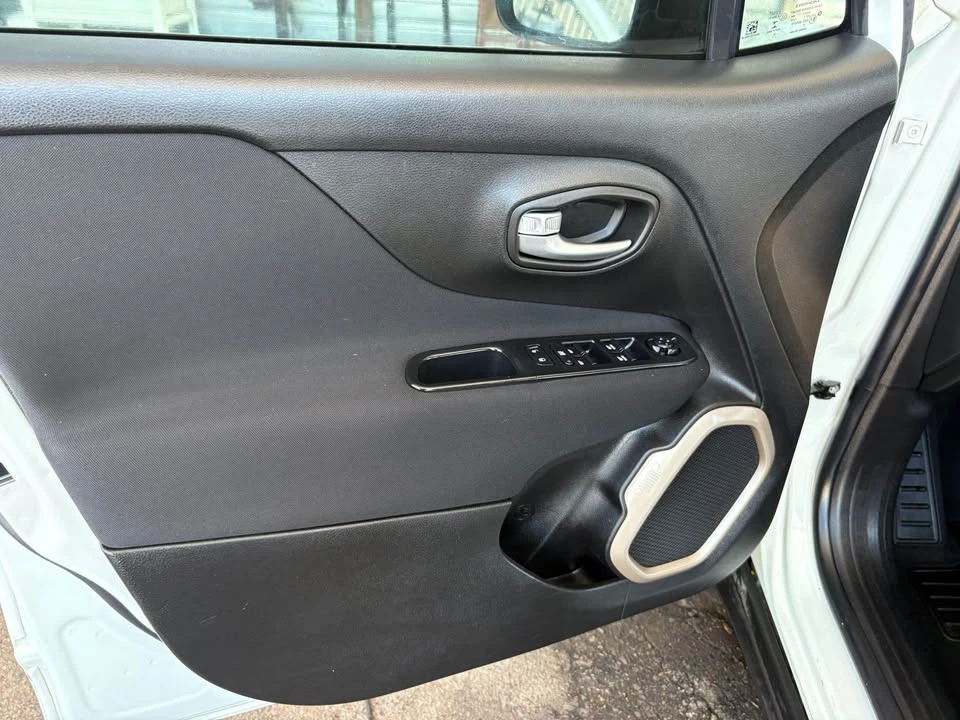 2016 Jeep Renegade - Image 13 of 19