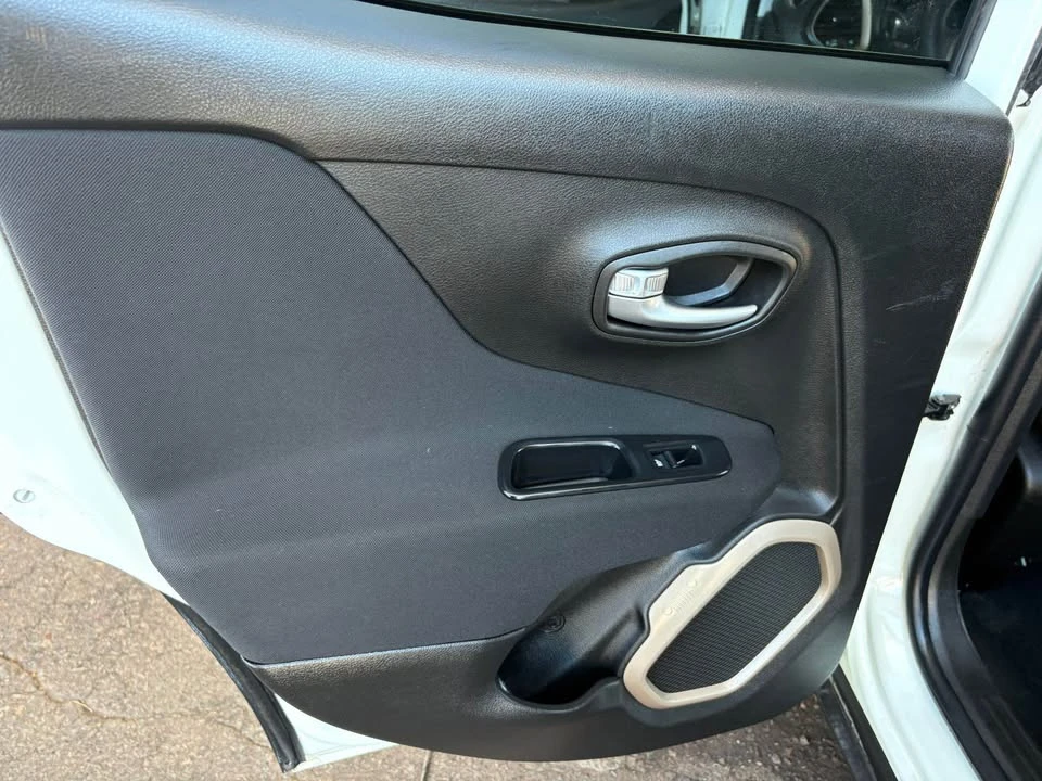2016 Jeep Renegade - Image 8 of 19