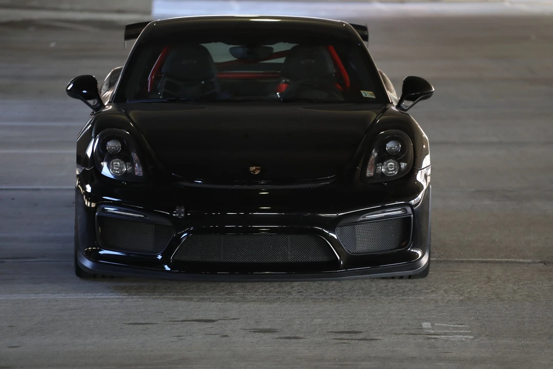 2016 Porsche 981 Cayman GT4 - Image 9 of 16