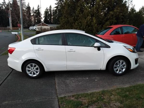2016 Kia Rio - Image 2 of 3
