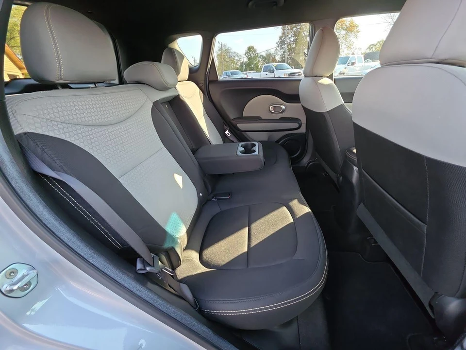 2016 Kia Soul - Image 7 of 21
