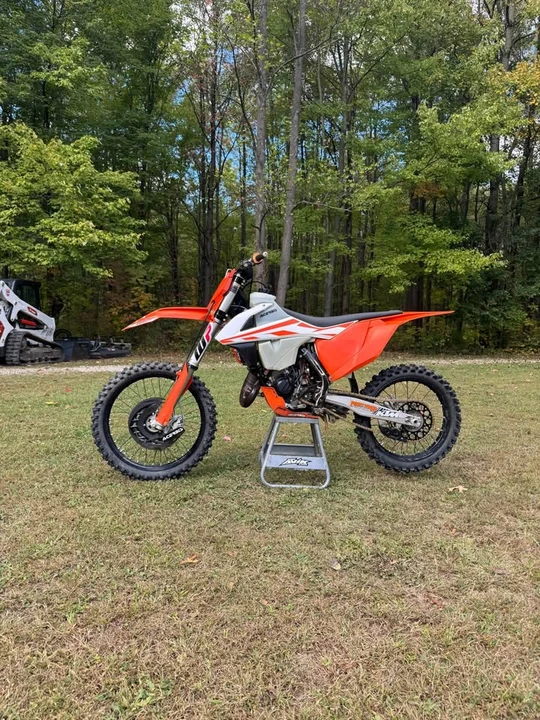 2016 KTM - Image 2 of 9