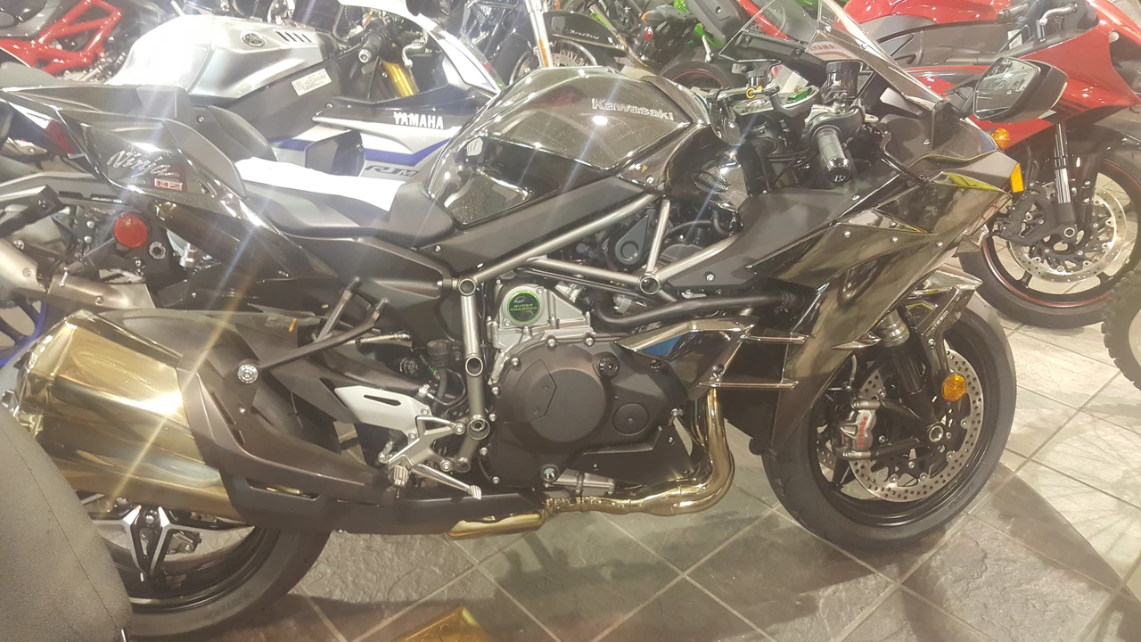 2016 Kawasaki Ninja - Image 2 of 6