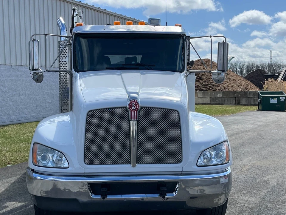 2016 Kenworth T370 - Image 2 of 12