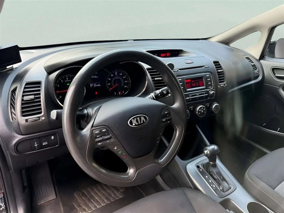 2016 Kia Forte - Image 12 of 20