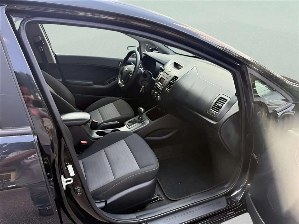 2016 Kia Forte - Image 18 of 20