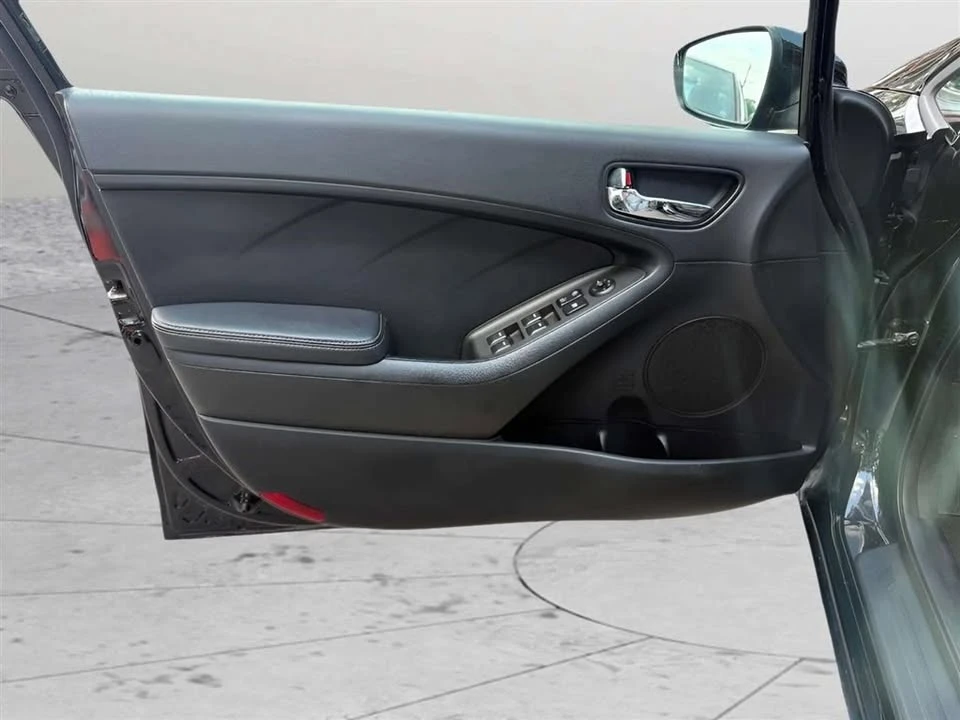 2016 Kia Forte - Image 13 of 20