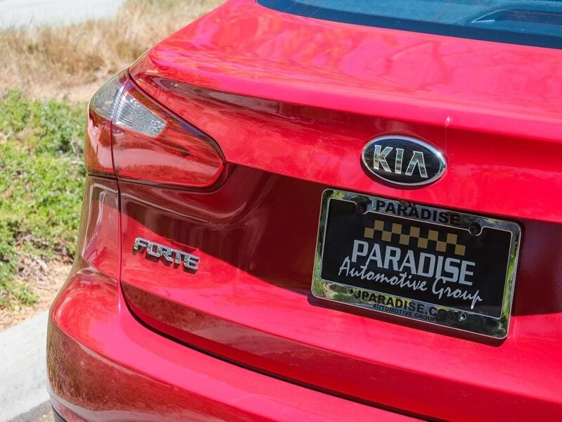 2016 Kia Forte - Image 10 of 21