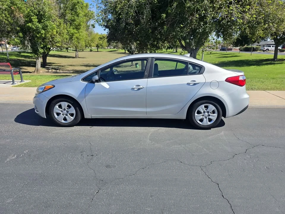 2016 Kia Forte - Image 2 of 16