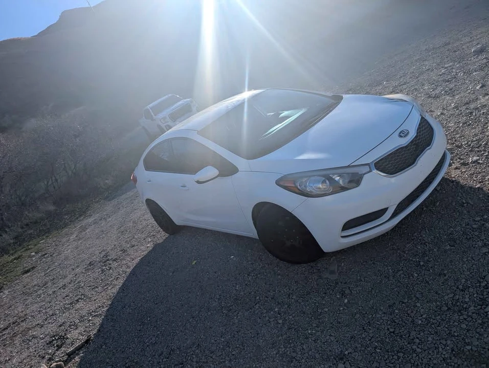 2016 Kia Forte - Image 2 of 9