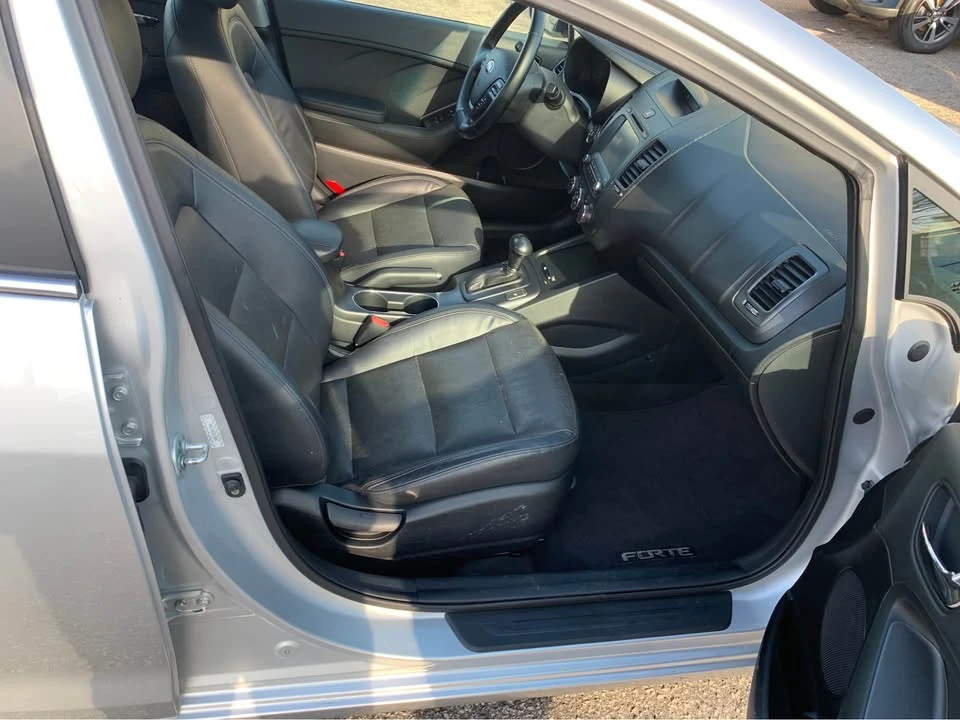 2016 Kia Forte - Image 8 of 14