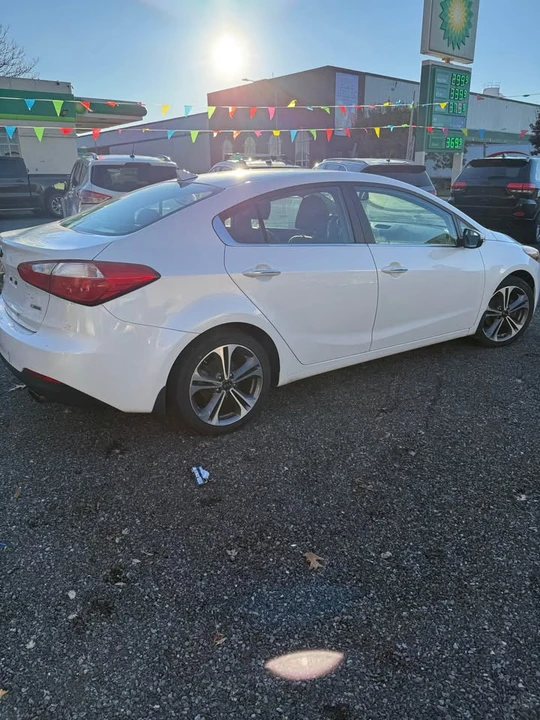 2016 Kia Forte - Image 5 of 8