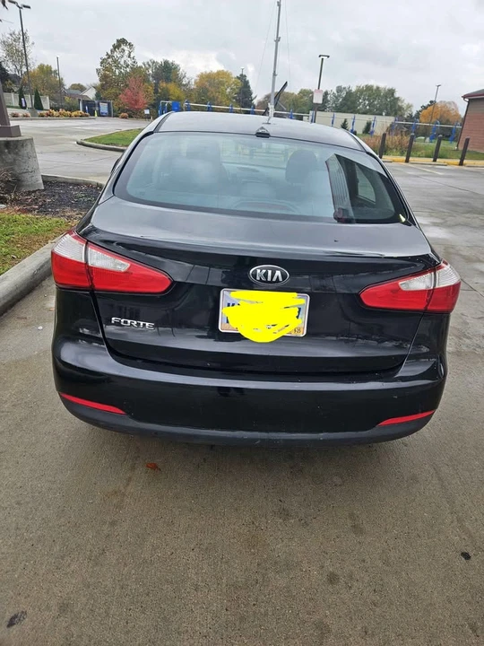 2016 Kia Forte - Image 6 of 12
