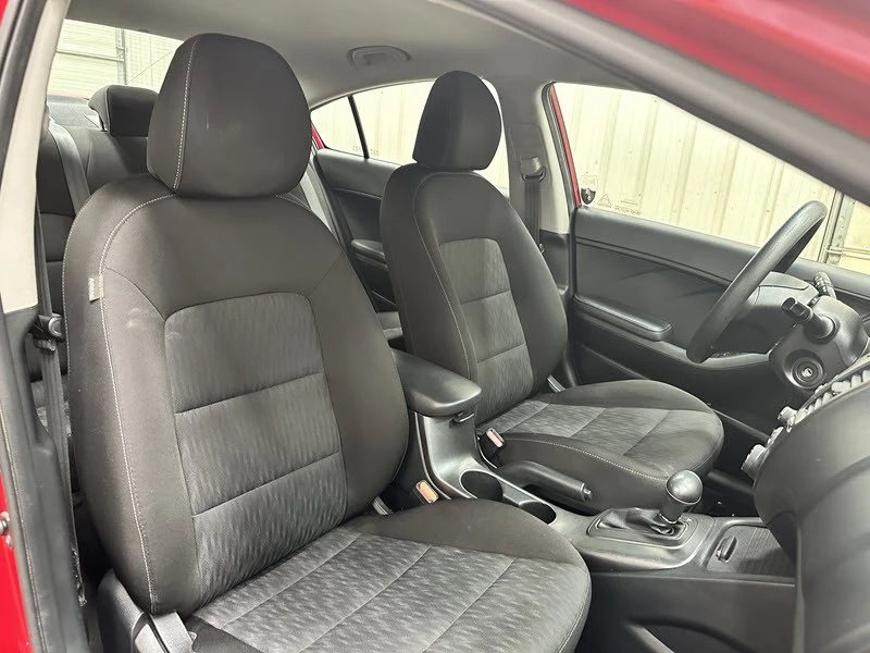 2016 Kia Forte - Image 18 of 21