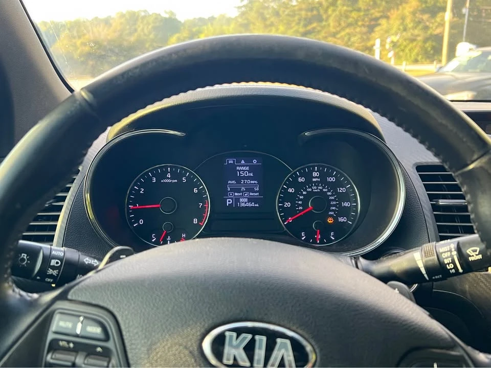 2016 Kia Forte - Image 10 of 12