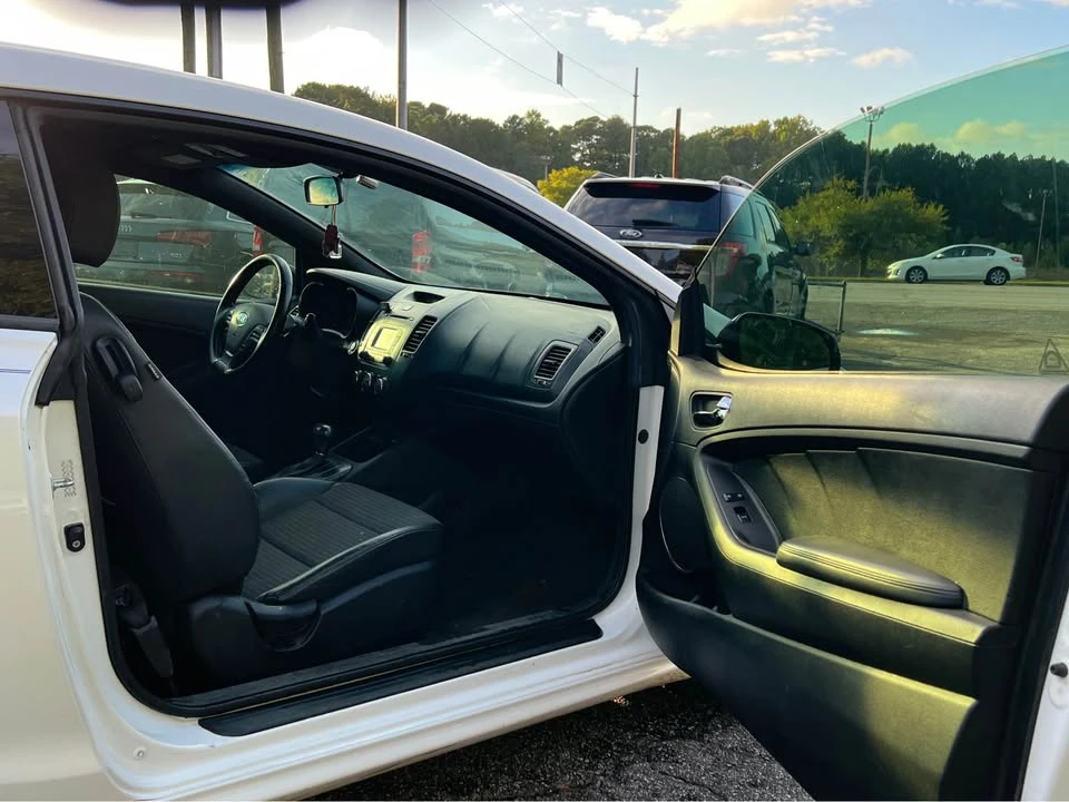 2016 Kia Forte - Image 11 of 12