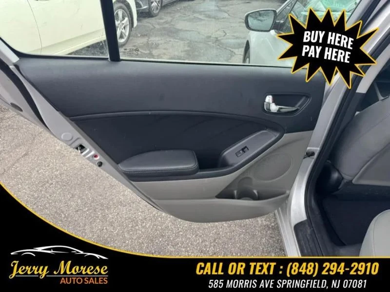 2016 Kia Forte - Image 10 of 12