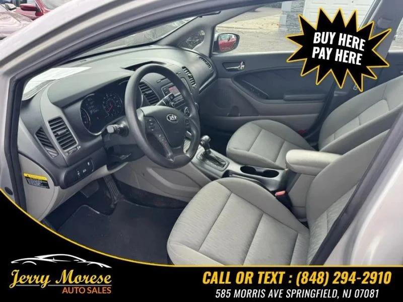 2016 Kia Forte - Image 8 of 12