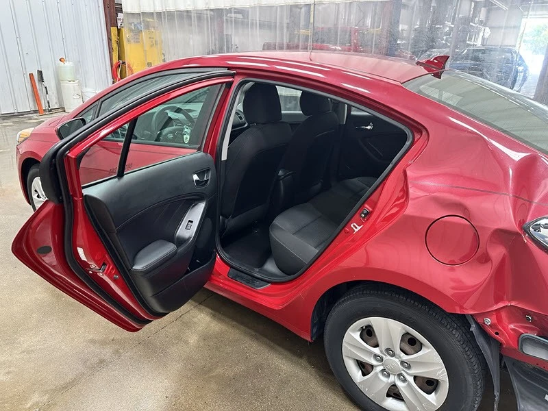 2016 Kia Forte - Image 10 of 21