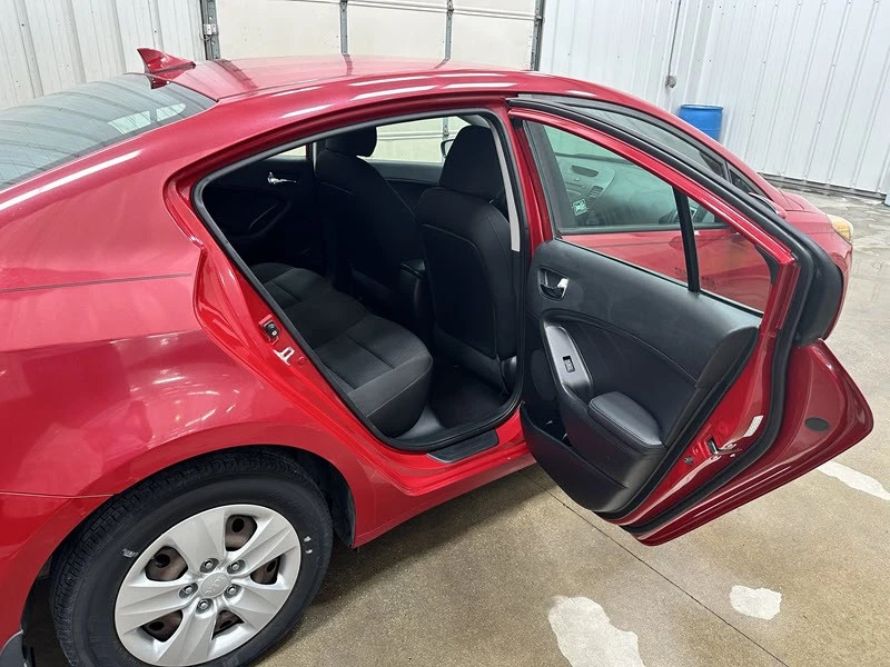 2016 Kia Forte - Image 15 of 21