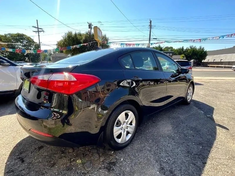 2016 Kia Forte - Image 5 of 12
