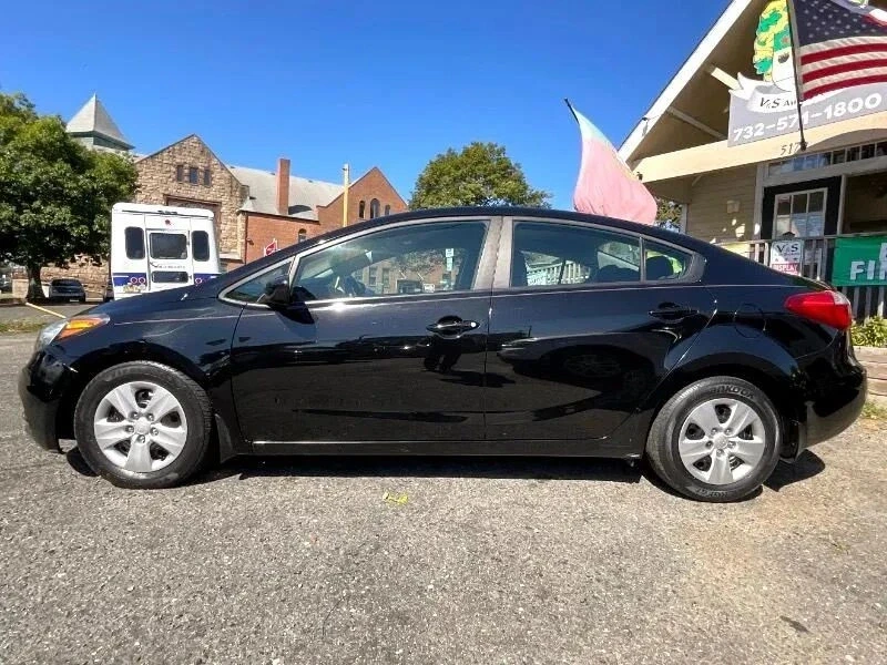 2016 Kia Forte - Image 8 of 12