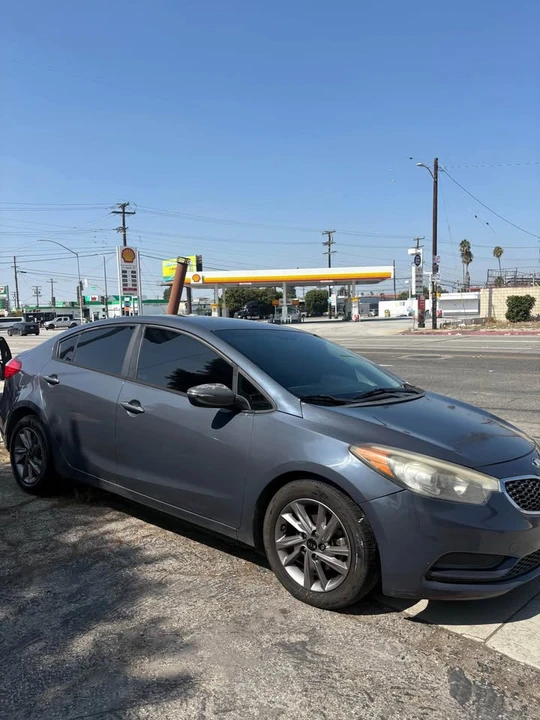 2016 Kia Forte - Image 3 of 9