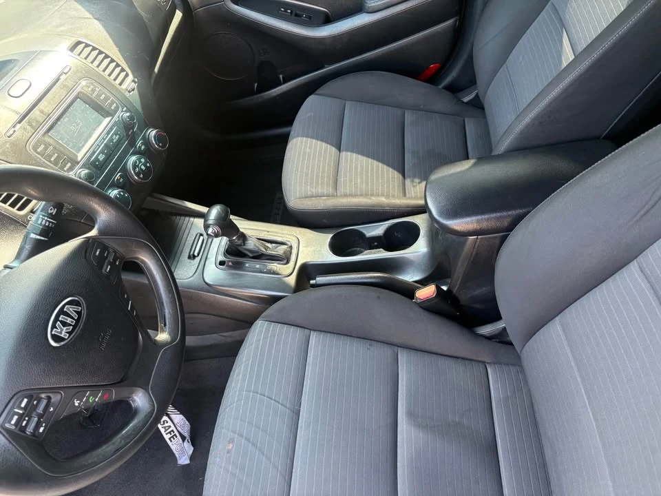 2016 Kia Forte - Image 8 of 9