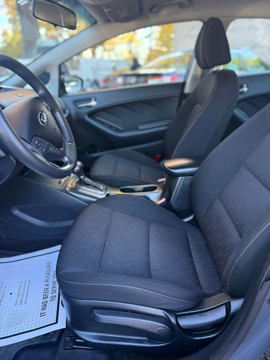 2016 Kia Forte - Image 7 of 10