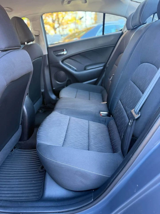 2016 Kia Forte - Image 5 of 10