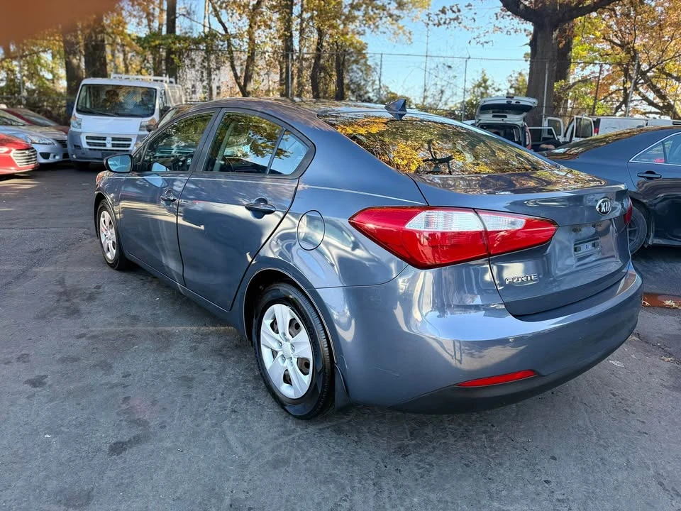 2016 Kia Forte - Image 4 of 10