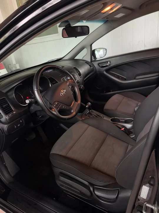 2016 Kia Forte - Image 6 of 10