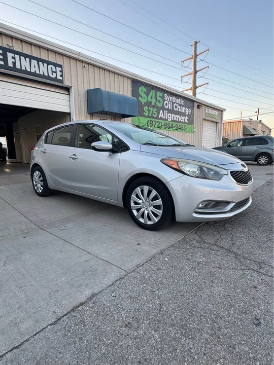 2016 Kia Forte - Image 4 of 15