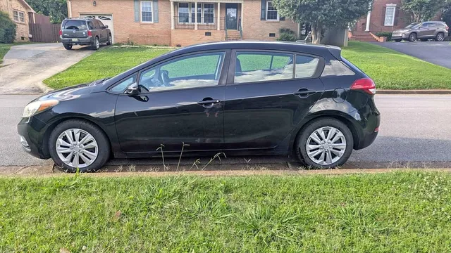 2016 Kia Forte5 EX Hatchback 4D