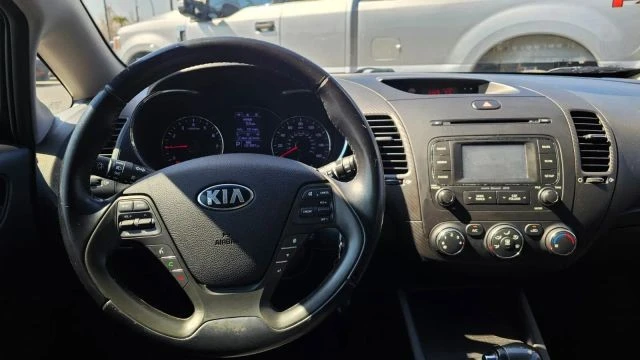 2016 Kia Forte - Image 18 of 21