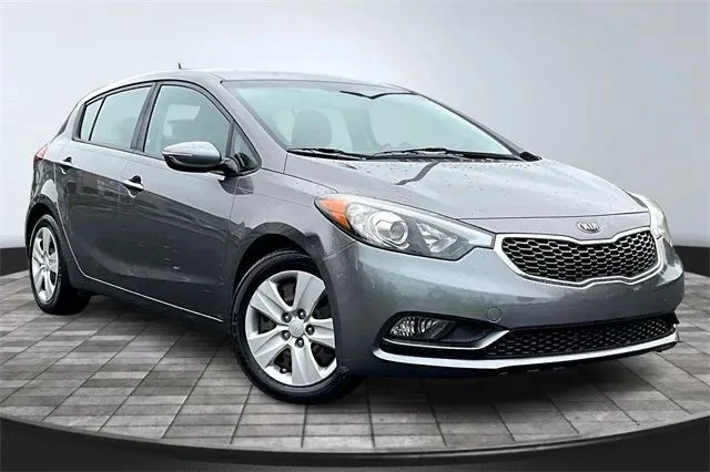 2016 Kia Forte - Image 3 of 12