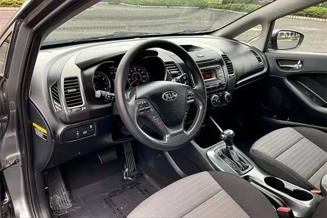 2016 Kia Forte - Image 11 of 12