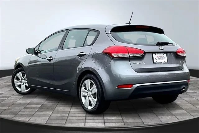 2016 Kia Forte - Image 7 of 12