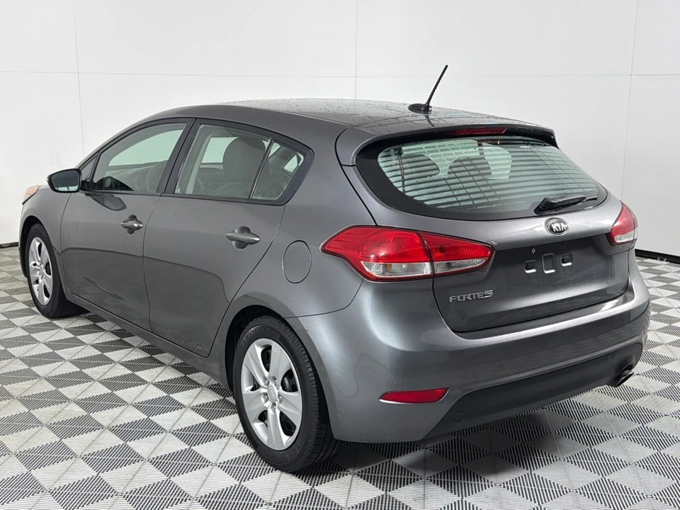 2016 Kia Forte - Image 6 of 12