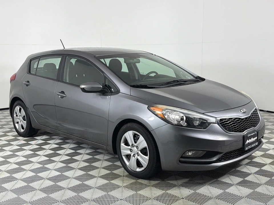 2016 Kia Forte - Image 3 of 12