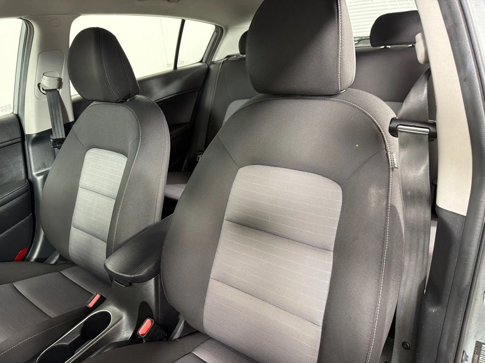 2016 Kia Forte - Image 11 of 12