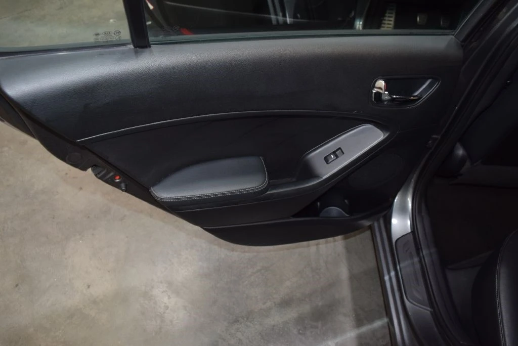 2016 Kia Forte - Image 16 of 21