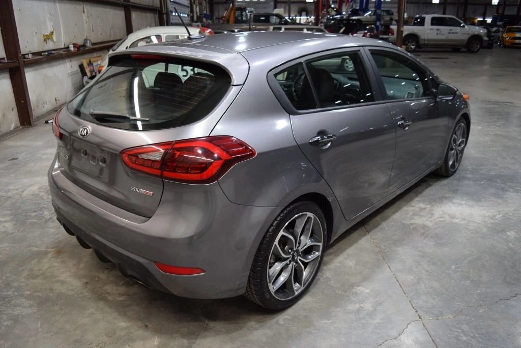 2016 Kia Forte - Image 8 of 21