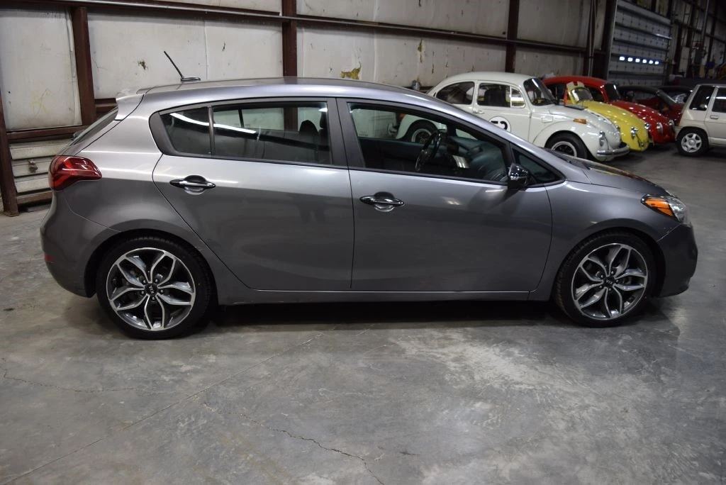 2016 Kia Forte - Image 9 of 21