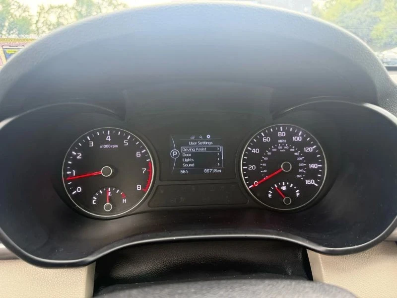 2016 Kia Optima/K5 - Image 10 of 12