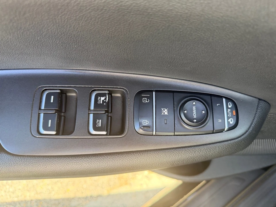 2016 Kia Optima/K5 - Image 14 of 17