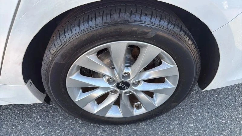 2016 Kia Optima/K5 - Image 9 of 12