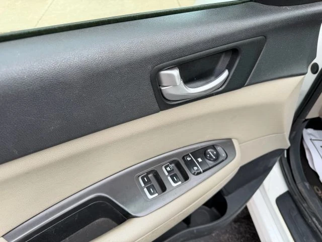 2016 Kia Optima/K5 - Image 10 of 18