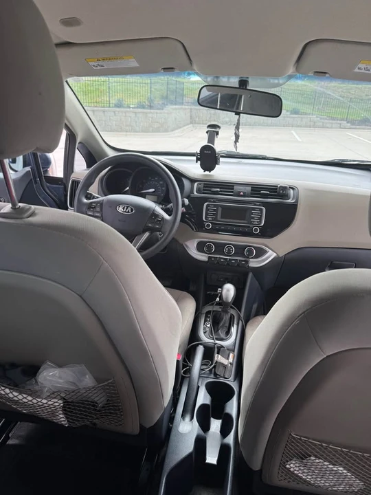 2016 Kia Rio - Image 7 of 15